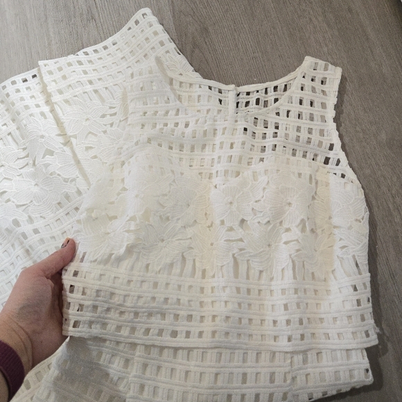 Guess White Sheer Floral Lattice Overlay Dress, SIZE 2 - Picture 15 of 15